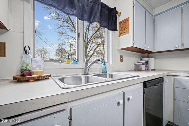 1005 W College Avenue, Woodville, OH 43469