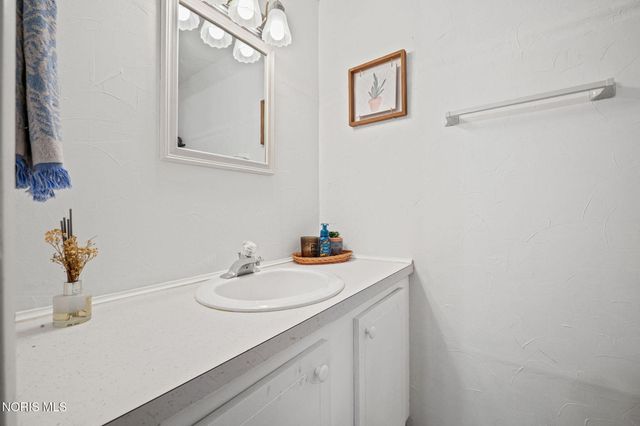 1005 W College Avenue, Woodville, OH 43469