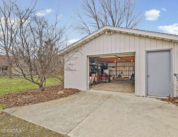 1005 W College Avenue, Woodville, OH 43469