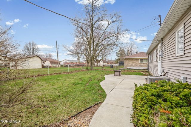1005 W College Avenue, Woodville, OH 43469
