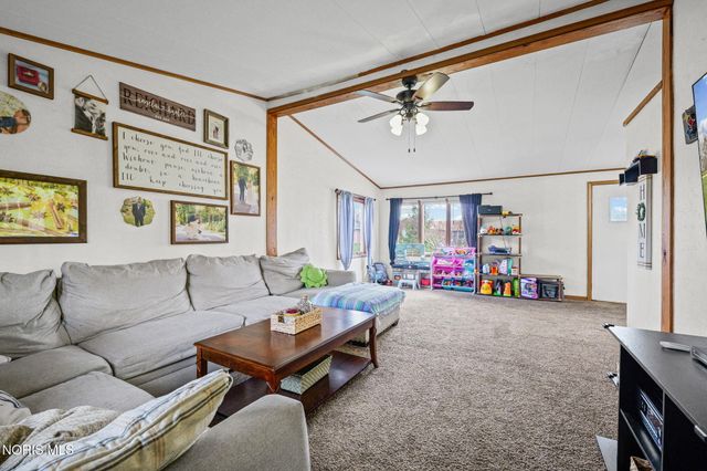 1005 W College Avenue, Woodville, OH 43469