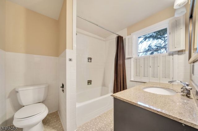 56 Magnolia Ave, Tenafly Boro, NJ 07670