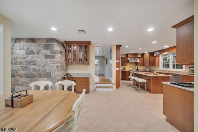 56 Magnolia Ave, Tenafly Boro, NJ 07670