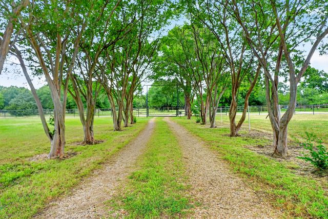 1401 Vz County Road 3411, Wills Point, TX 75169