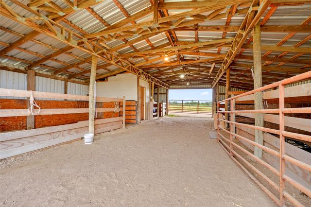 1401 Vz County Road 3411, Wills Point, TX 75169