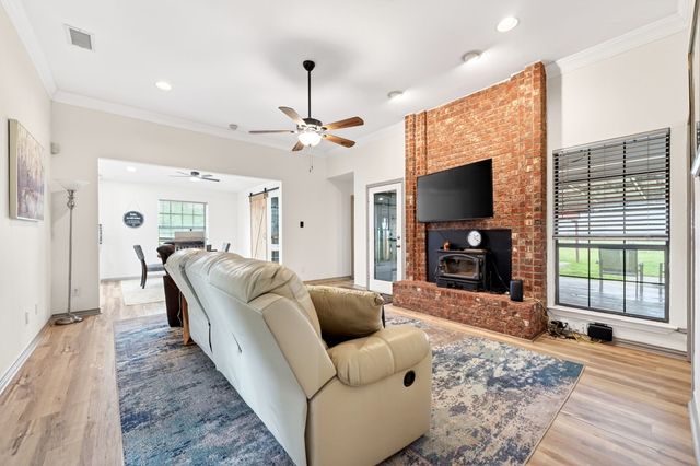 1401 Vz County Road 3411, Wills Point, TX 75169