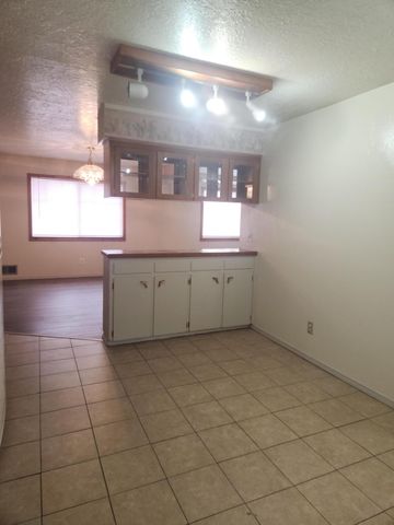 8505 HANNETT Avenue NE, Albuquerque, NM 87112