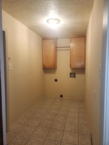 8505 HANNETT Avenue NE, Albuquerque, NM 87112