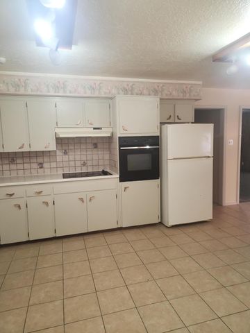 8505 HANNETT Avenue NE, Albuquerque, NM 87112