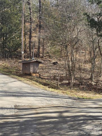 0000 Black Mountain Road 52, Cullowhee, NC 28723