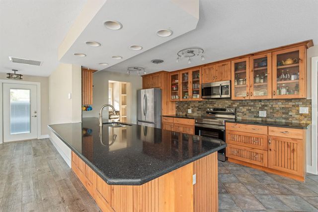 300 E BAY HEIGHTS AVENUE, Englewood, FL 34223