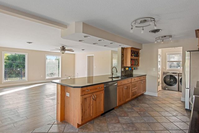 300 E BAY HEIGHTS AVENUE, Englewood, FL 34223