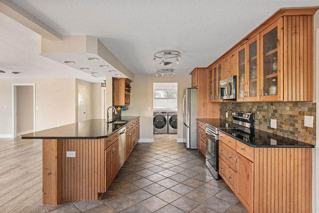 300 E BAY HEIGHTS AVENUE, Englewood, FL 34223