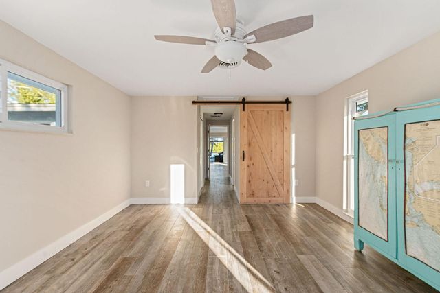 300 E BAY HEIGHTS AVENUE, Englewood, FL 34223