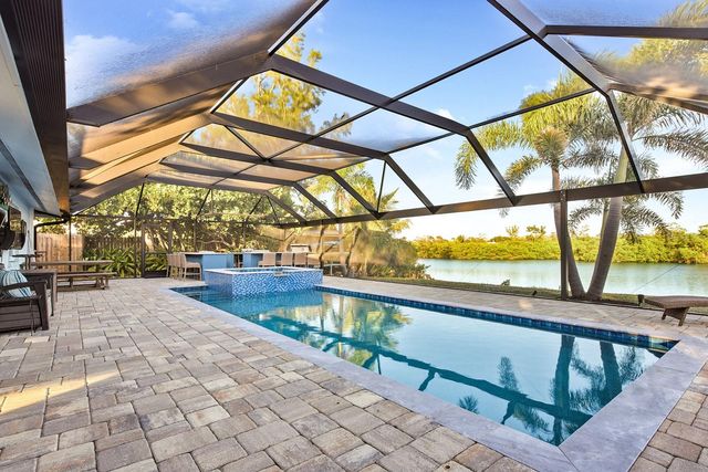 300 E BAY HEIGHTS AVENUE, Englewood, FL 34223