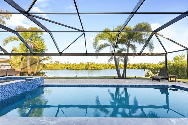 300 E BAY HEIGHTS AVENUE, Englewood, FL 34223