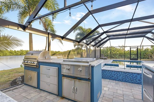 300 E BAY HEIGHTS AVENUE, Englewood, FL 34223