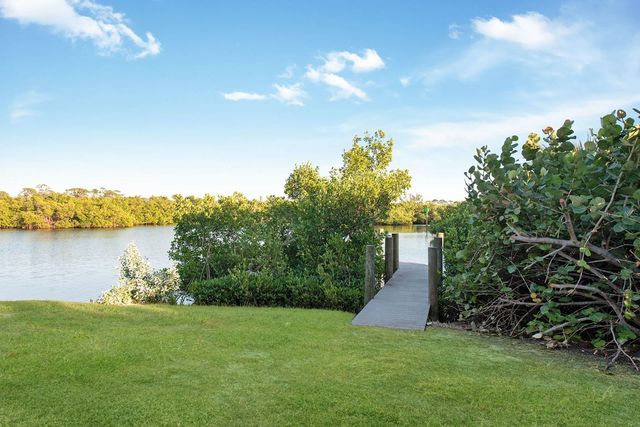 300 E BAY HEIGHTS AVENUE, Englewood, FL 34223