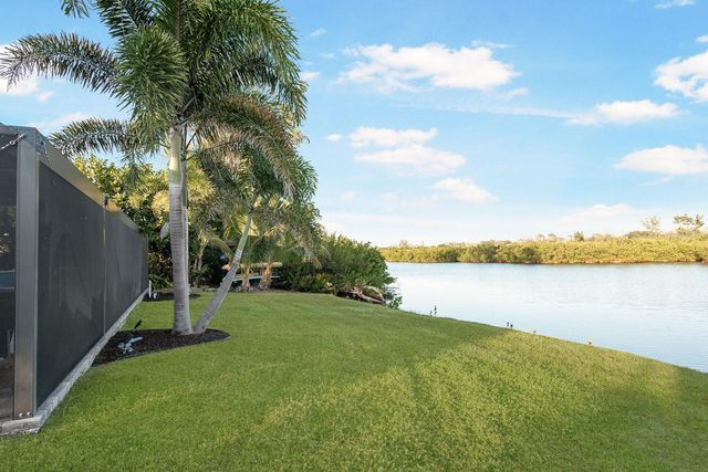 300 E BAY HEIGHTS AVENUE, Englewood, FL 34223