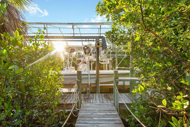 300 E BAY HEIGHTS AVENUE, Englewood, FL 34223