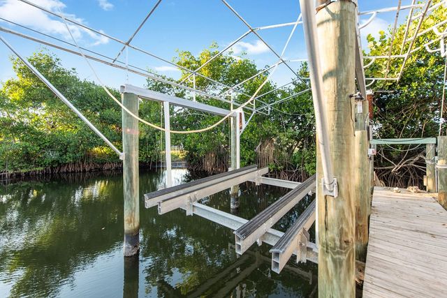 300 E BAY HEIGHTS AVENUE, Englewood, FL 34223