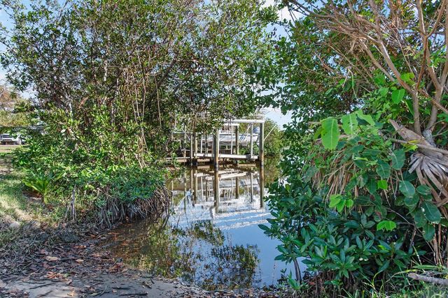 300 E BAY HEIGHTS AVENUE, Englewood, FL 34223