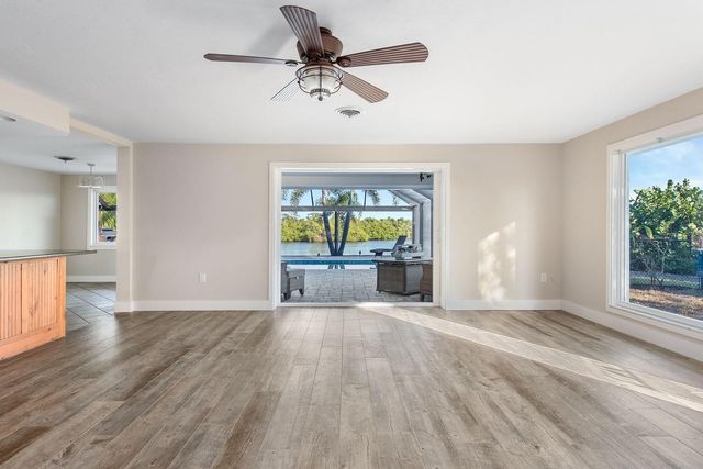 300 E BAY HEIGHTS AVENUE, Englewood, FL 34223