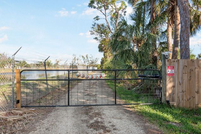 300 E BAY HEIGHTS AVENUE, Englewood, FL 34223