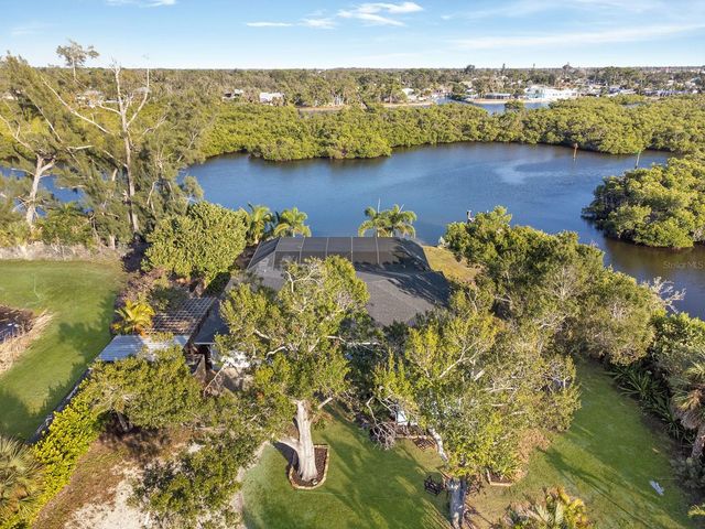 300 E BAY HEIGHTS AVENUE, Englewood, FL 34223