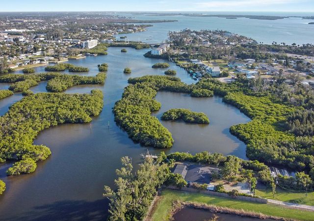 300 E BAY HEIGHTS AVENUE, Englewood, FL 34223