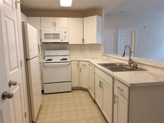 2025 ERVING CIRCLE 103, Ocoee, FL 34761