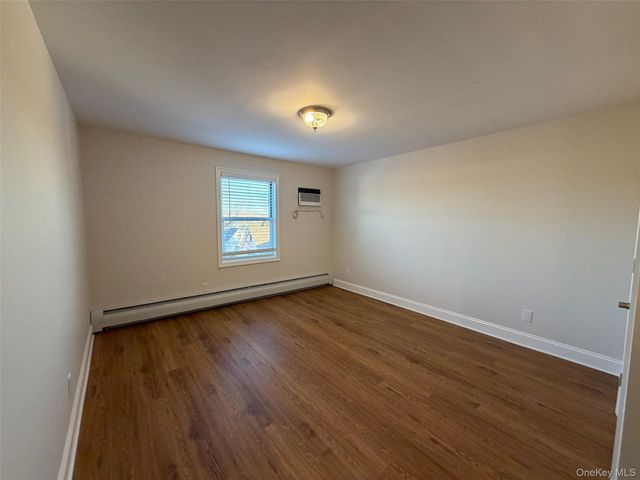 6 Marwood Road S, Port Washington, NY 11050