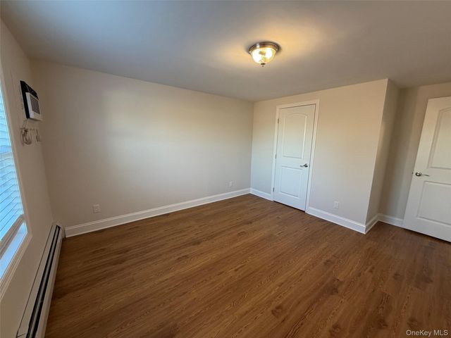 6 Marwood Road S, Port Washington, NY 11050