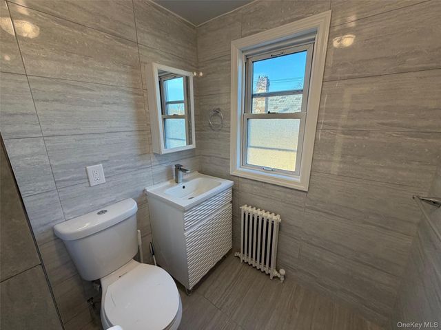 6 Marwood Road S, Port Washington, NY 11050