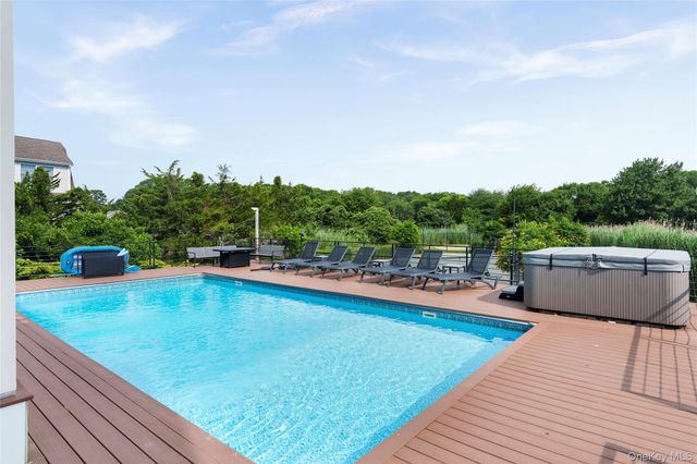 12 Bay Meadow Lane, Westhampton, NY 11977