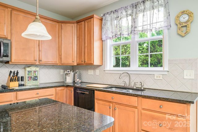 7737 Pleasant Valley Drive, Harrisburg, NC 28075