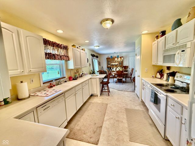 96 N Deer Cliff Drive, Crawfordsville, IN 47933