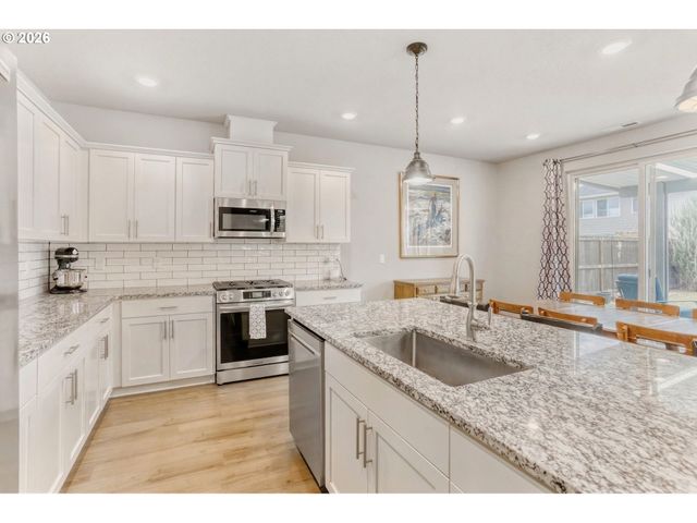 1658 36TH Pl, Forest Grove, OR 97116