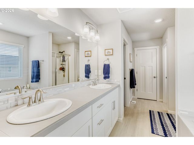 1658 36TH Pl, Forest Grove, OR 97116