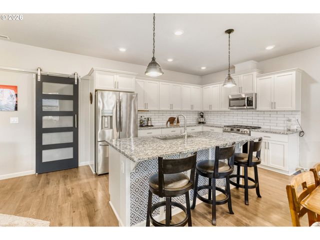 1658 36TH Pl, Forest Grove, OR 97116