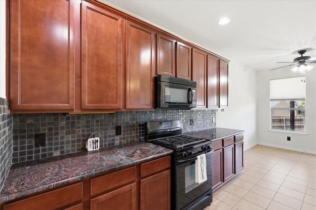 712 Hawk Valley Drive, Little Elm, TX 75068