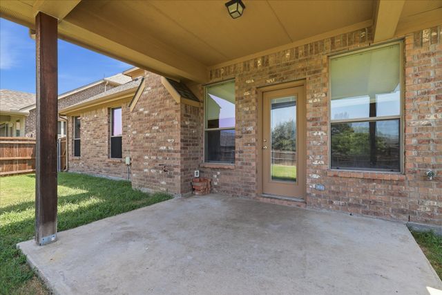 712 Hawk Valley Drive, Little Elm, TX 75068