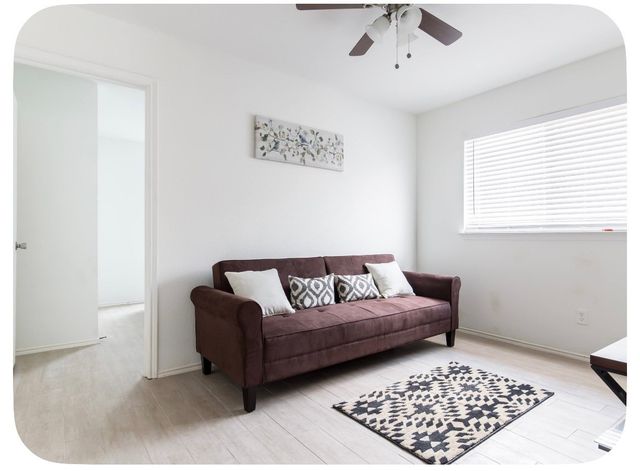 2330 Kingsway Drive, Arlington, TX 76012