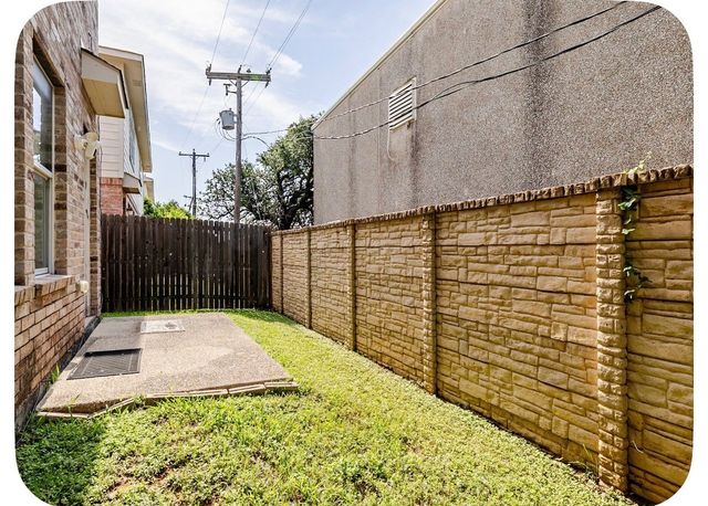 2330 Kingsway Drive, Arlington, TX 76012