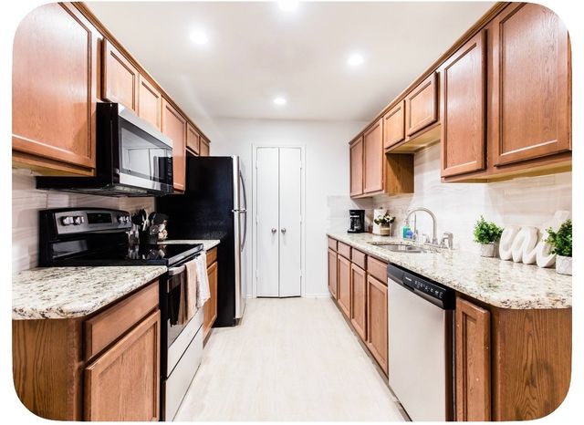 2330 Kingsway Drive, Arlington, TX 76012