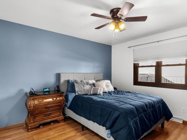 1102 E Cedar AVENUE, Manitowoc, WI 54220