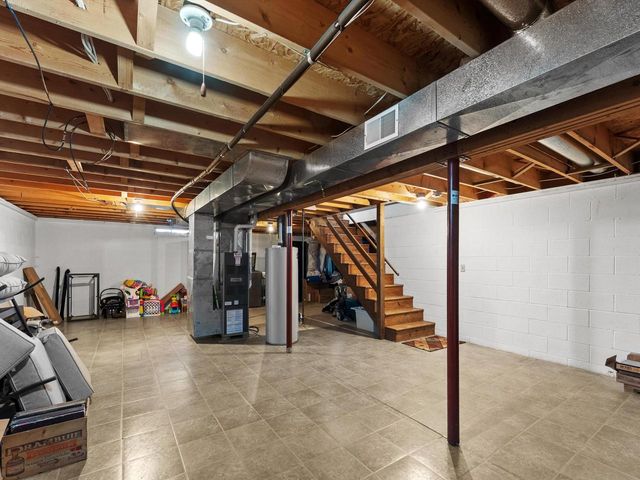 1102 E Cedar AVENUE, Manitowoc, WI 54220