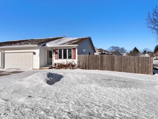 1102 E Cedar AVENUE, Manitowoc, WI 54220