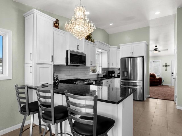 1102 E Cedar AVENUE, Manitowoc, WI 54220