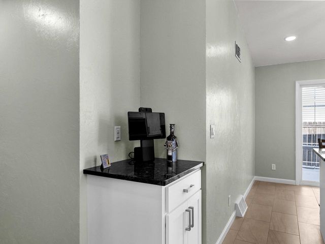 1102 E Cedar AVENUE, Manitowoc, WI 54220